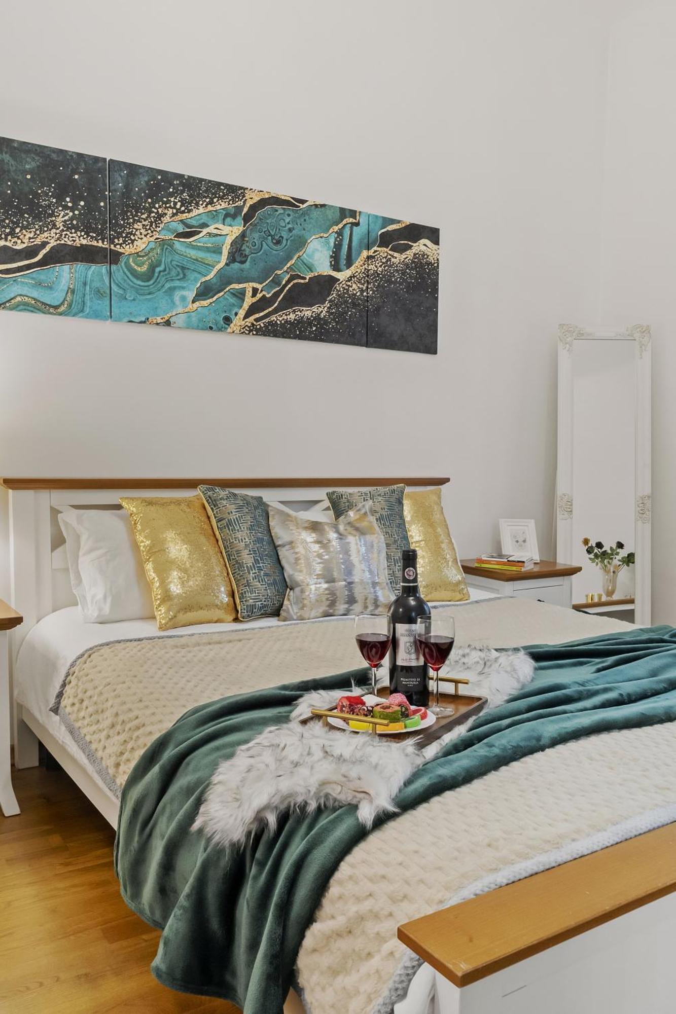 Sweet Luxury Three Rooms Apartment City Center Universitate Букурещ Екстериор снимка