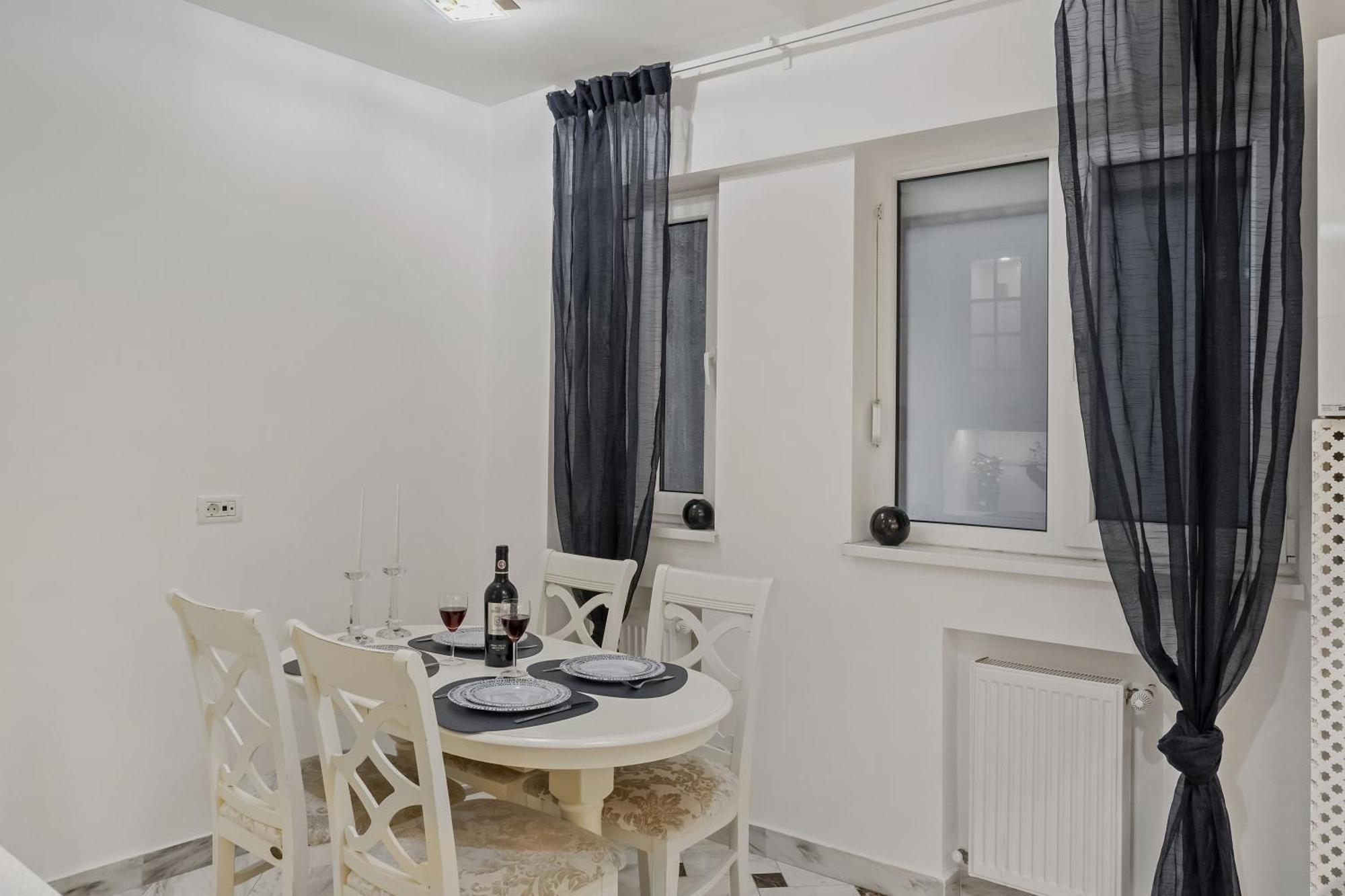 Sweet Luxury Three Rooms Apartment City Center Universitate Букурещ Екстериор снимка